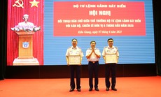 Vùng Cảnh sát biển 4 nhận phần thưởng từ Bộ Quốc phòng