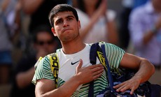 Roland Garros: Alcaraz nói gì về chấn thương trong thất bại trước Djokovic?