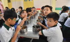 Trường học cân não với các khoản thu