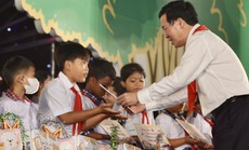 Chủ tịch nước dự Đêm hội Trăng rằm ở Bình Phước