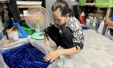 Cùng nhau vượt khó