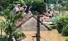 Hơn 1.200 nhà dân bị ngập sâu 1-5 m do mưa lớn cùng với việc các thuỷ điện xả lũ