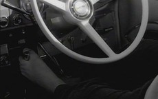 “Quái xế” lái xe bằng chân 160.000 km