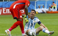 Dzeko lập công, Nigeria theo chân Argentina vào vòng 2