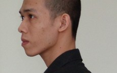 Giá đắt cho "cuộc tình trẻ con"