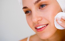 Thực hư chuyện nước tiểu chữa mụn trứng cá