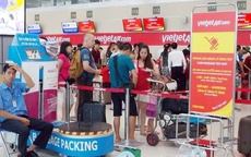 Nam hành khách "tung chưởng" tát nữ nhân viên hàng không