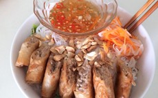 Ôi món bún chả giò “thần thánh” ngày nào!