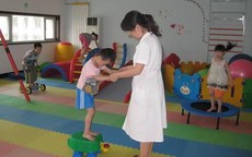 Trẻ co cứng cơ: Trị sớm, có hy vọng