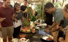 Sinh viên Mỹ tìm hiểu văn hóa ẩm thực Việt