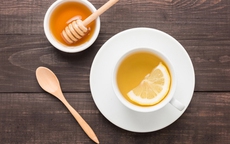 Uống nước chanh mật ong vừa giảm cân vừa sạch mụn