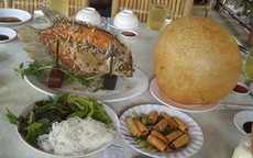 Xôi chiên phồng với cá tai tượng chiên xù món ăn đặc sản cù lao