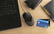 Phá rào cản tiếp cận thẻ tín dụng