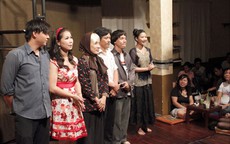 Sân khấu "chết", kịch cà phê sống khỏe
