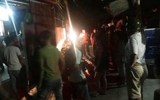 Khóa trái cửa, đốt chết vợ, con riêng rồi tự thiêu
