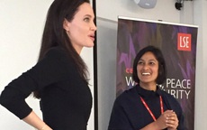 Angelina Jolie: Giảng viên đáng kinh ngạc