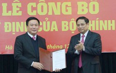 Công bố quyết định của Bộ Chính trị về công tác cán bộ