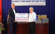 Diageo Việt Nam tặng hơn 100 máy tính cho học sinh nghèo Ninh Thuận