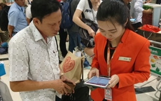Khách đi máy bay không cần xếp hàng làm thủ tục