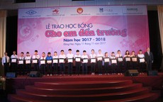 Trao tặng 400 suất học bổng cho học sinh Đồng Nai