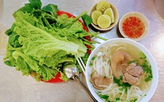 Bữa sáng với bánh canh giò heo