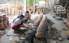 Cận cảnh quy trình chế biến món cá kho làng Vũ Đại đắt nhất Việt Nam