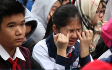 Người thầy khiến hàng ngàn học sinh bật khóc