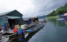 Khám phá 'Vịnh Hạ Long' giữa Tây Nguyên