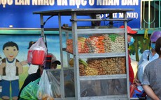 Tràn lan thực phẩm làm bằng bột, hương liệu