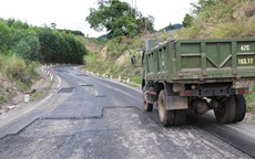 Đường ngàn tỉ mới sử dụng đã nát bươm