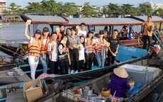 Chợ nổi Cái Răng rộn ràng khi xuất hiện dàn người đẹp là hoa hậu, á hậu