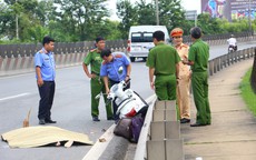 Va chạm khiến 2 người phụ nữ thương vong, tài xế bỏ trốn