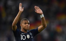 Sao Ngoại hạng lên đời cực khủng, Messi và Ronaldo rớt giá thê thảm