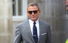 Đoàn phim “James Bond” khiến căn cứ không quân khốn đốn