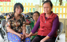 Nước mắt ngày trùng phùng của người phụ nữ sau 25 năm bị bán làm "vợ chui" ở Trung Quốc