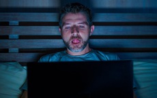 Xem phim khiêu dâm online, bạn phải trả giá những gì?