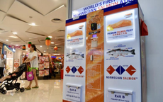 Singapore có ATM cá hồi đầu tiên thế giới