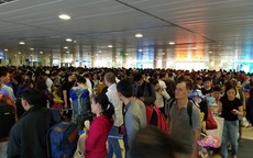 Gần 90 chuyến bay trễ giờ mỗi ngày tại Tân Sơn Nhất cao điểm Tết