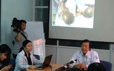 4 giờ phẫu thuật loại bỏ bướu quái nặng gấp rưỡi cơ thể