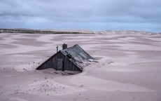 Ngôi làng ở Nga biến mất mỗi khi có gió to