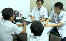 Bác sĩ lý giải hiện tượng “nghịch kinh khủng” ở trẻ