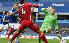Sốc: Liverpool ôm hận vì trọng tài VAR quên luật