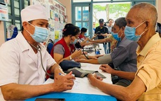 VWS chăm sóc sức khỏe cho 300 hộ dân ở huyện Bình Chánh