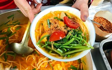 Canh bún hai miền