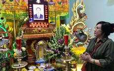 Nghệ sĩ "khóc" nhà báo Tần Nguyên