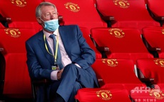 Mang khẩu trang chống Covid kiểu ngài Sir Alex Ferguson!