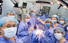 12 giờ cứu "súng" của thanh niên bị... phòng khám làm hư!