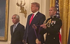 Nhiếp ảnh gia Nick Út được Tổng thống Trump tặng Huân chương Nghệ thuật