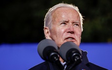 Tổng thống Biden xin lỗi thế giới