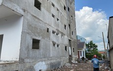 Chủ đầu tư biến mất, hàng trăm người khốn đốn